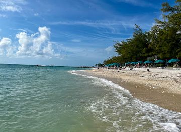 florida/key-west/landmark/fort-zachary-taylor-beach-area