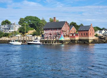 massachusetts/gloucester/landmark/cape-ann-whale-watch