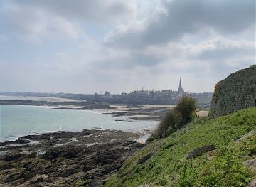 france/saint-malo/landmark/tombeau-de-chateaubriand