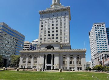 california/oakland/uptown-oakland/landmark/frank-h-ogawa-plaza