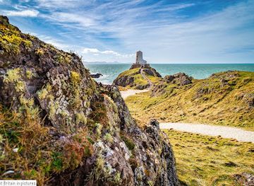 united-kingdom/snowdonia-national-park/landmark/goleudy-twr-mawr