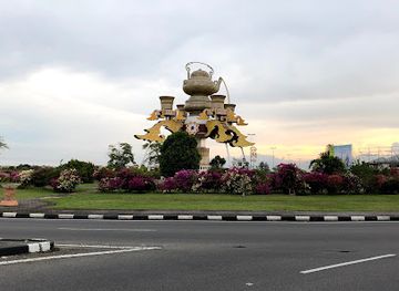brunei/mukim-labu/landmark/tea-pot-roundabout
