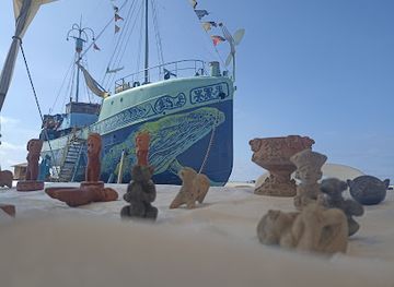 ecuador/manta/landmark/centro-cultural-buque-azart