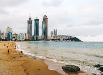 south-korea/busan-beaches/landmark/haeundae-beach