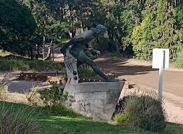 argentina/litoral/landmark/monumento-al-pueblo-querandi