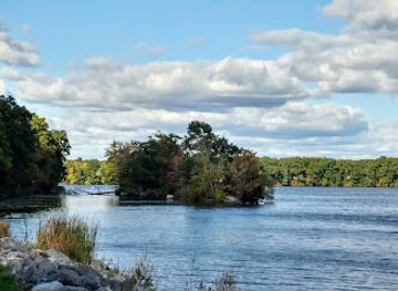 rhode-island/east-bay/landmark/bridgham-farm