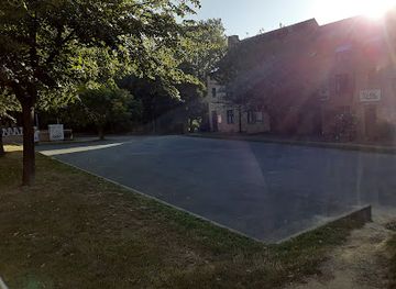 belgium/louvain-la-neuve/landmark/square-des-blancs-chevaux