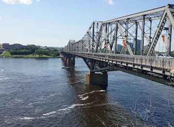 canada/ottawa/landmark/alexandra-bridge