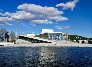 norway/oslo/sentrum/landmark/statue-of-franklin-d-roosevelt