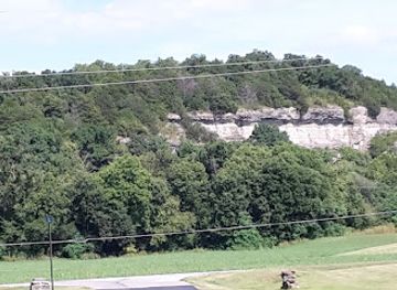 arkansas/southwest-arkansas/landmark/bluff-dwellers-cave