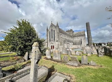 ireland/kilkenny/landmark/st-canice-s-cathedral