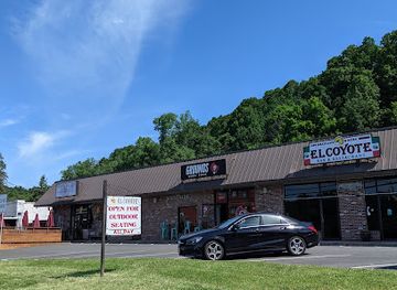 connecticut/danbury/landmark/grounds-donut-house