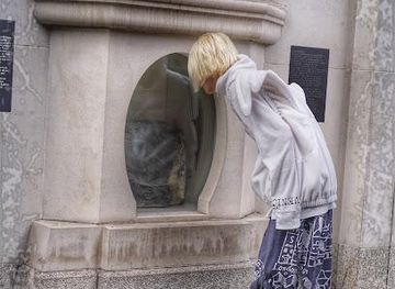 united-kingdom/windsor/landmark/london-stone-remaining-part