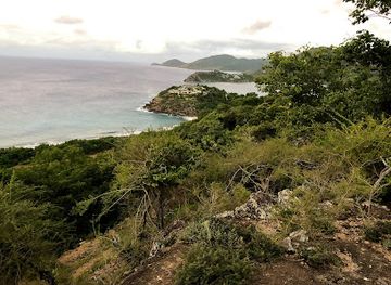 antigua-and-barbuda/saint-philip/landmark/middle-ground-trail