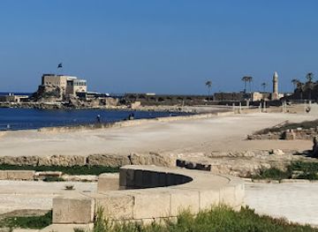 israel/caesarea/caesarea-port/landmark/caesarea-amphitheater