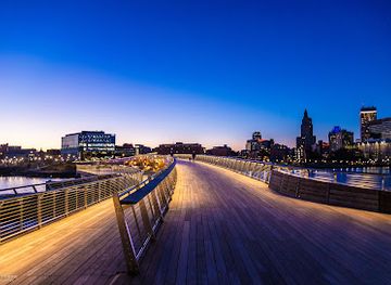 rhode-island/providence/landmark/michael-s-van-leesten-memorial-bridge