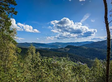 ukraine/svydovets-mountains/landmark/dovbush-s-rock