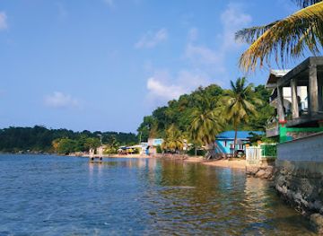 dominica/calibishie-beach/landmark/coral-reef-bar-restaurant