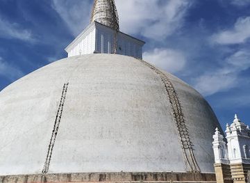 sri-lanka/north-central-province/landmark/ancient-round-well