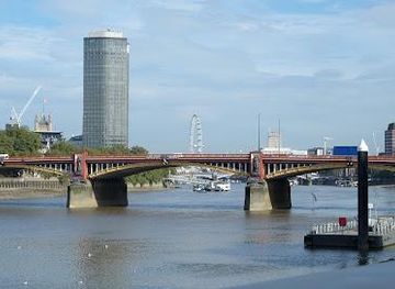 united-kingdom/windsor/landmark/vauxhall-bridge