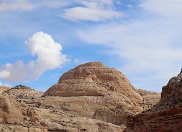 utah/capitol-reef-national-park/landmark/navajo-dome