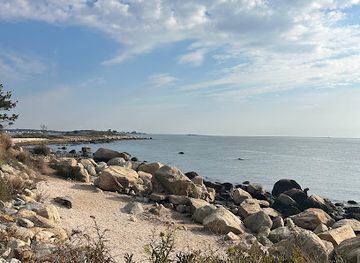 connecticut/hammonasset-beach-state-park/landmark/meigs-point-hammonasset-beach-state-park-madison-ct