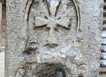 italy/venice/san-polo/landmark/calle-del-perdon-knights-templar-cross