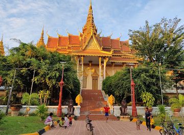 cambodia/battambang/landmark/wat-samrong-knong