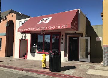 california/pismo-beach/landmark/hotlix-candy-store