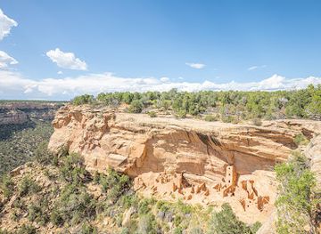 utah/book-cliffs/landmark/square-tower-house