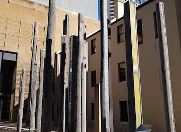 australia/sydney-basin/landmark/edge-of-the-trees