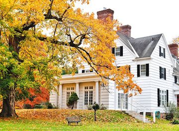 vermont/bennington-county/landmark/four-chimneys-inn-restaurant