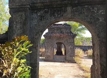vietnam/hue/landmark/khu-mo-15-phi-tan-vua-tu-duc