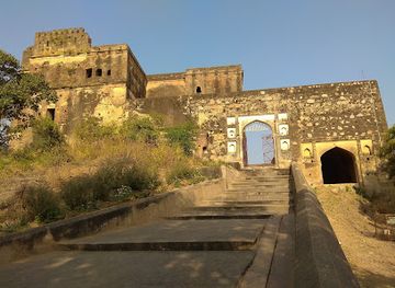 india/central-india/landmark/barua-sagar-fort