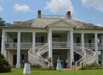 louisiana/plantation-country/landmark/evergreen-plantation