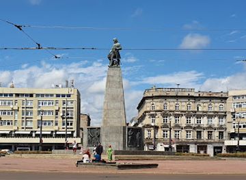 poland/lodz/landmark/piotrkowska-street-obelisk
