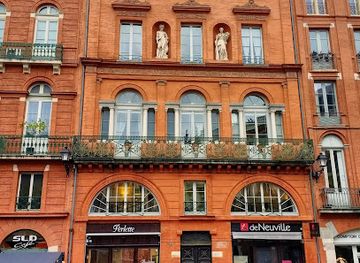 france/midi-pyrenees/landmark/place-de-la-trinite
