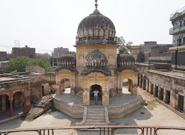 pakistan/gujranwala/landmark/memorial-tomb-of-jain-monk-atma-ramji