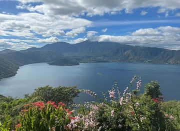 el-salvador/suchitoto/landmark/gringo-tours-ajhuiyak-ne-tupal