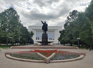 kyrgyzstan/bishkek/landmark/vladimir-lenin-statue