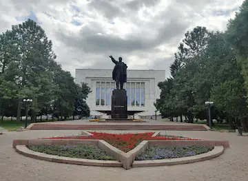 Vladimir Lenin Statue
