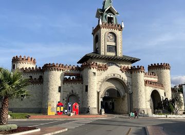 ecuador/loja/landmark/gate-of-the-city
