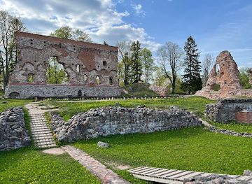 estonia/viljandi-county/landmark/viljandi-castle-hill