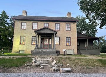 wisconsin/eastern-ridges-and-lowlands/landmark/brisbois-house