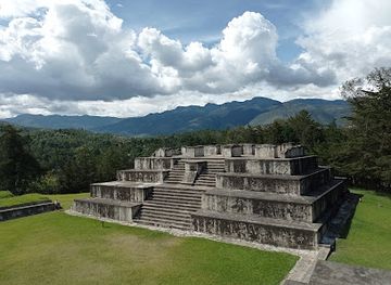 guatemala/huehuetenango/landmark/sitio-arqueologico-zaculeu