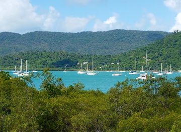 australia/airlie-beach/landmark/airlie-bay