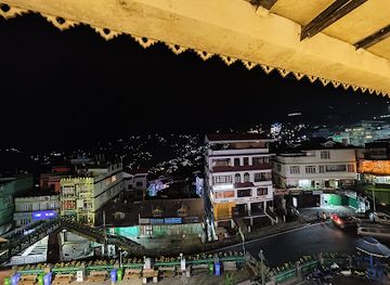 india/gangtok/landmark/shuffle-momos
