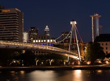 germany/frankfurt/bahnhofsviertel/landmark/holbeinsteg