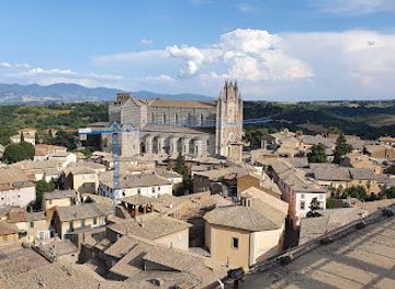 italy/orvieto/landmark/torre-del-moro-orvieto