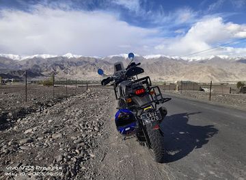 india/leh-ladakh/landmark/exploreutladakh-tour-operator-in-ladakh-ladakh-bike-tour-suv-tour-services-ladakh-manali-srinagar-best-bike-rental